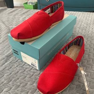 COPY - NWT…TOMs Alpargata Red Canvas. Size 7.